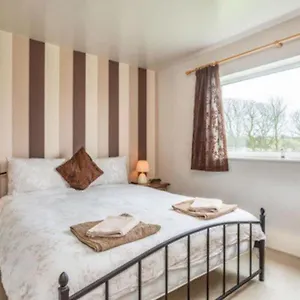Idyllic Cottage, With Sea Views, Sleeps 6 Whitby
